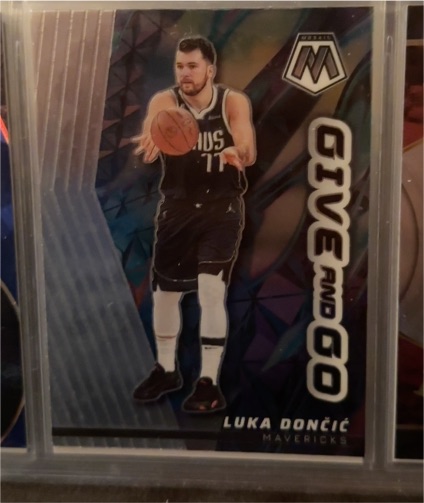 2022-23 Panini Mosaic #5 Luka Dončić Give and Go — front
