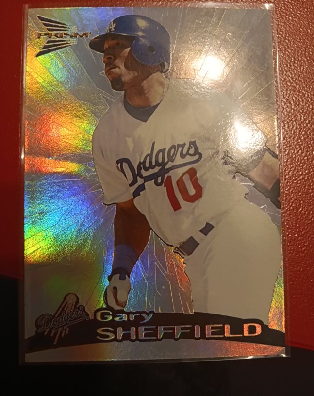 1999 Pacific Prism #77 Gary Sheffield — front