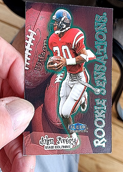 1998 Fleer Tradition Rookie Sensations #1RS John Avery — front