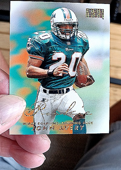 1998 Topps #235 John Avery — front