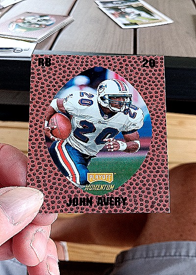 1998 Playoff Momentum #12 John Avery — front