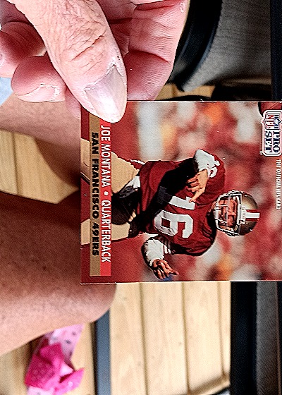 1990 Pro Set #653 Joe Montana — front