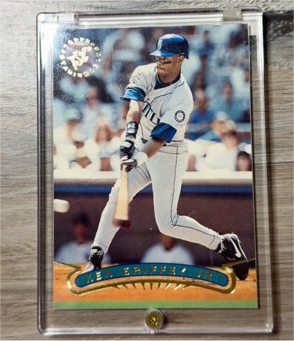 1996 Topps Stadium Club #105 Ken Griffey Jr. — front