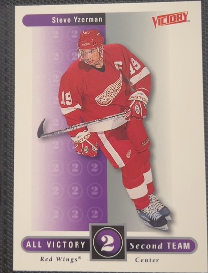 1999-00 Upper Deck Victory #320 Steve Yzerman — front