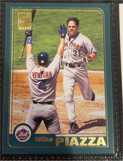 2001 Topps #706 Mike Piazza — front