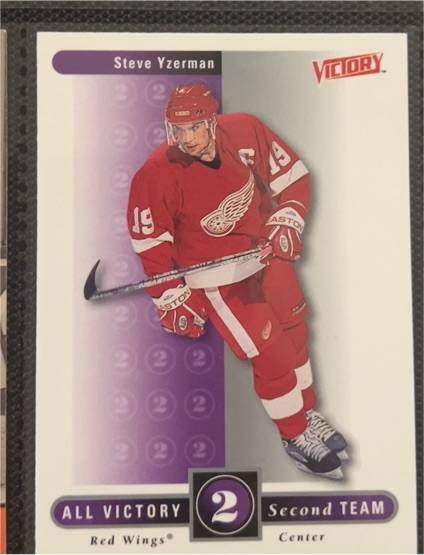 1999-00 Upper Deck Victory #320 Steve Yzerman — front