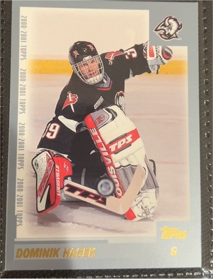 2000-01 Topps #21 Dominik Hasek Buffalo Sabres — front