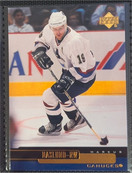1999-00 Upper Deck #298 Markus Naslund — front