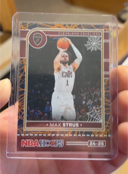 2024-25 Panini Haunted Hoops #63 Max Strus — front