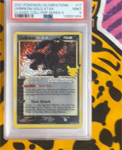 2021 Pokemon Celebrations #17 Umbreon Gold Star — front