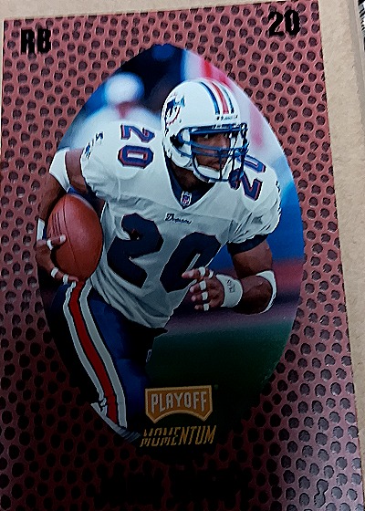 1998 Playoff Momentum #18 John Avery — front