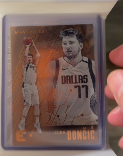 2019-20 Panini Chronicles Essentials #206 Luka Dončić — front