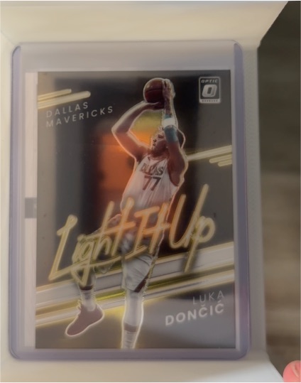 2021-22 Panini Donruss Optic #10 Luka Dončić Light It Up — front