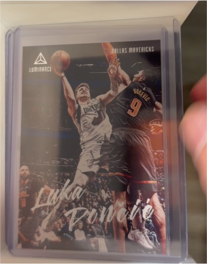 2019-20 Panini Chronicles Luminance #159 Luka Doncic — front
