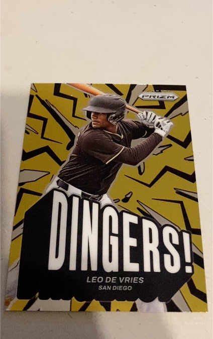 2025 Panini Prizm #15 Leo De Vries Dingers! — front