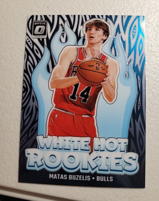 2024-25 Panini Donruss Optic #10 Matas Buzelis White Hot Rookies — front