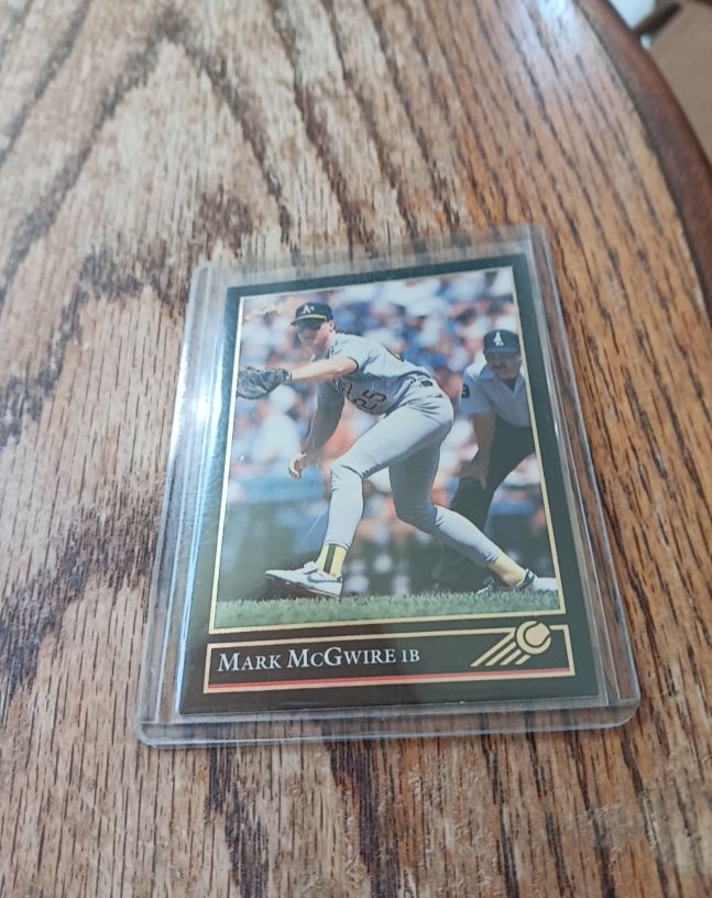 1992 Leaf #16 Mark McGwire — front