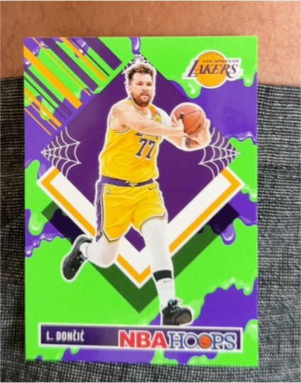 2024-25 Panini Haunted Hoops #281 Luka Doncic Tribute Slime Parallel — front