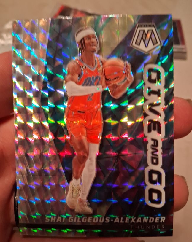 2022-23 Panini Mosaic #10 Shai Gilgeous-Alexander Give and Go — front
