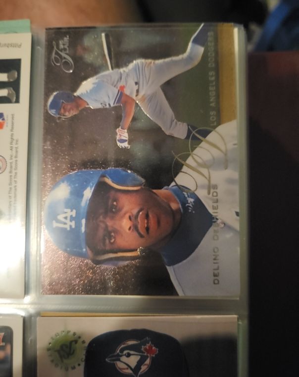 1991 Fleer #11 Delino DeShields — front
