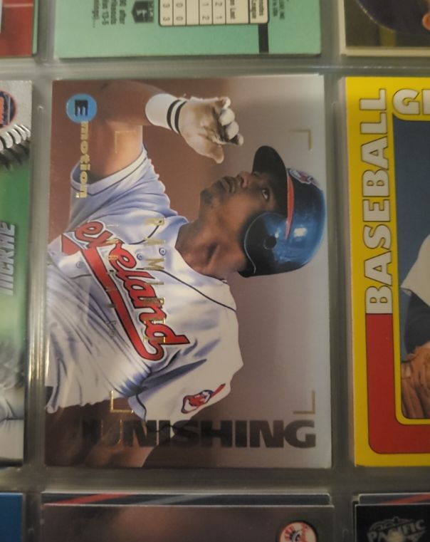 1995 SkyBox E-Motion #37 Manny Ramirez — front
