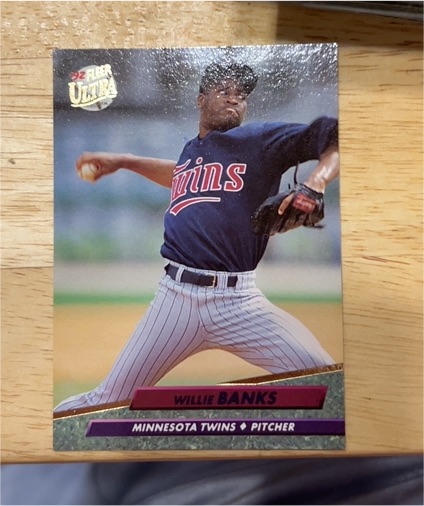 1992 Fleer Ultra #393 Willie Banks — front