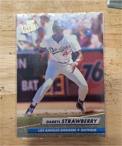 1992 Fleer Ultra #219 Darryl Strawberry — front