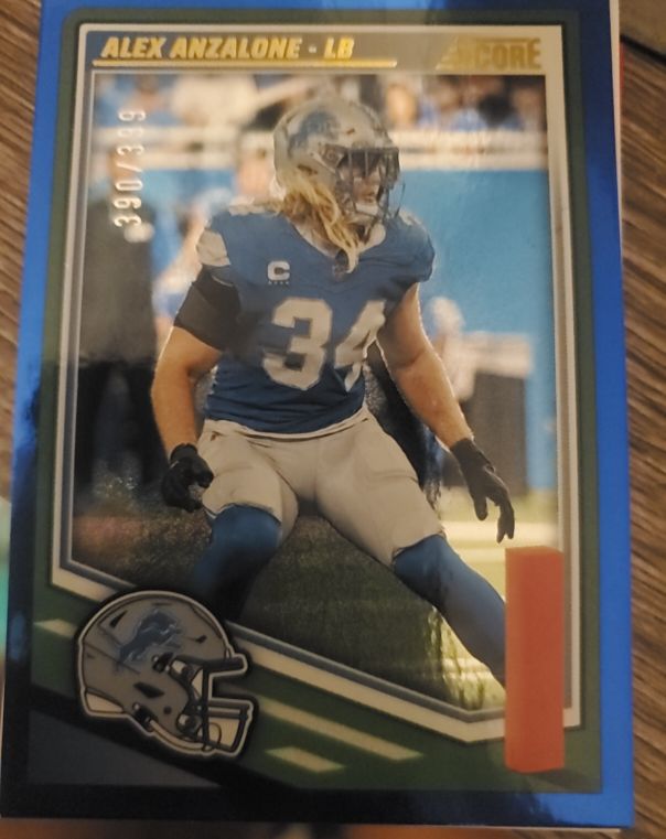 2025 Panini Score #92 Alex Anzalone — front