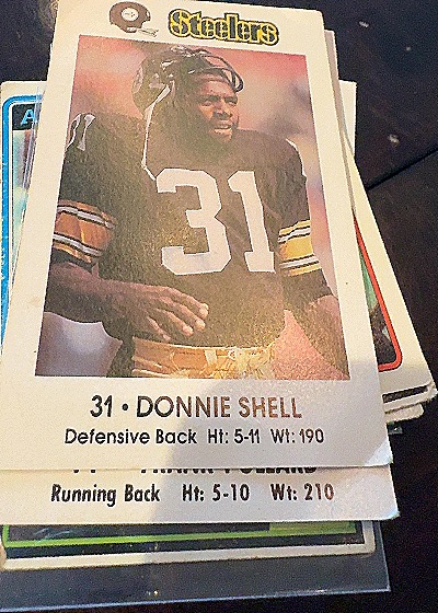 1974 Topps #31 Donnie Shell — front