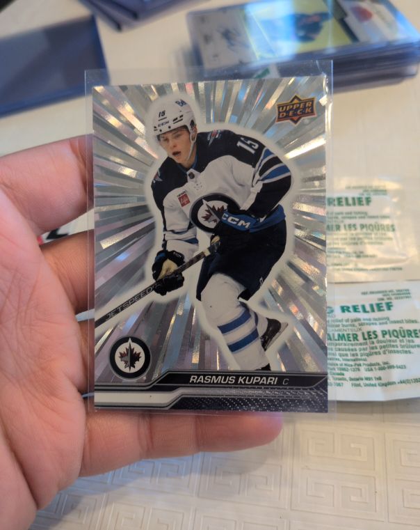 2023-24 Upper Deck #654 Rasmus Kupari Silver Outburst Jets — front