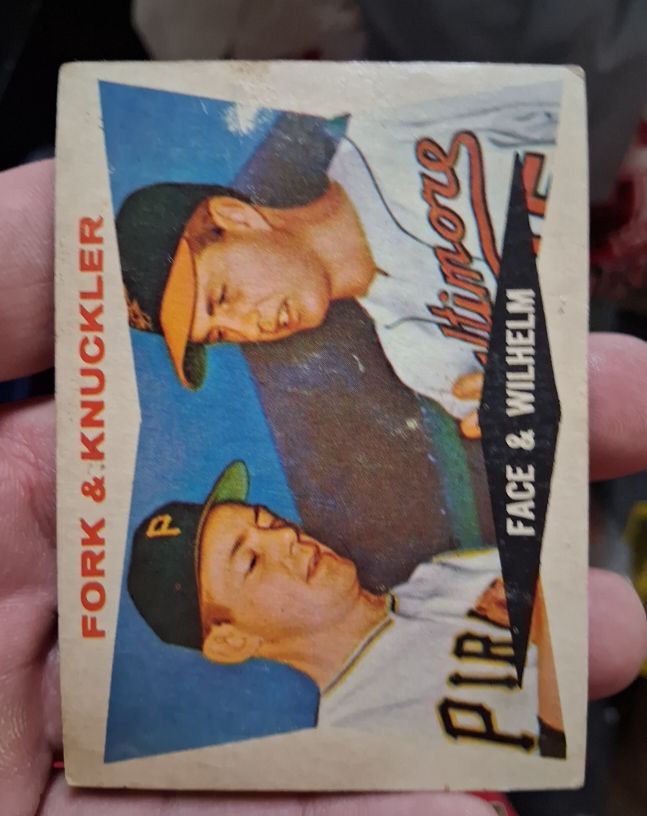 1960 Topps #115 Fork & Knuckler Roy Face & Hoyt Wilhelm — front