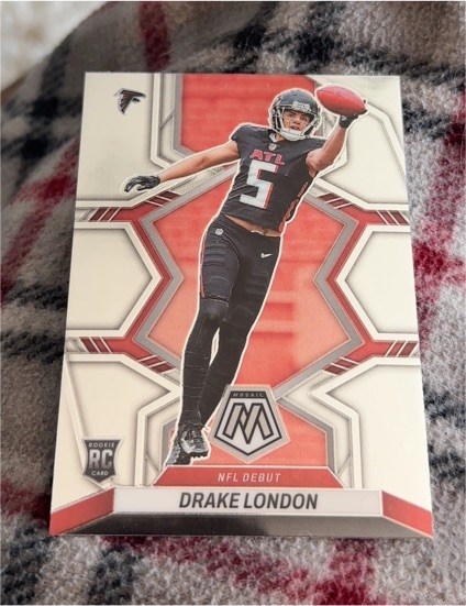 2022 Panini Mosaic #275 Drake London NFL Debut Rookie Card — front
