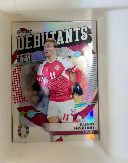 2023 Topps Finest Road to UEFA EURO 2024 Debutants #FD-RH Rasmus Højlund — front