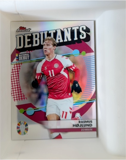 2023 Topps Finest Euros Rasmus Hojlund Rookie Debutants - Denmark — front