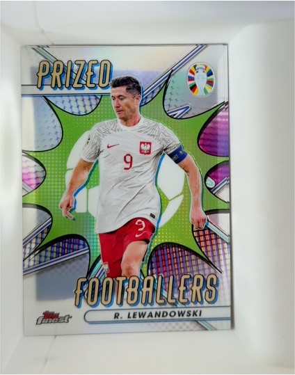 2023 Topps Finest Road to UEFA Euro 2024 Prized Footballers #PF-RL Robert Lewandowski — front