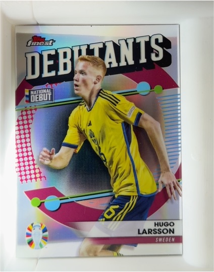2023 Topps Finest Road to UEFA EURO 2024 Debutants #FD-HL Hugo Larsson — front