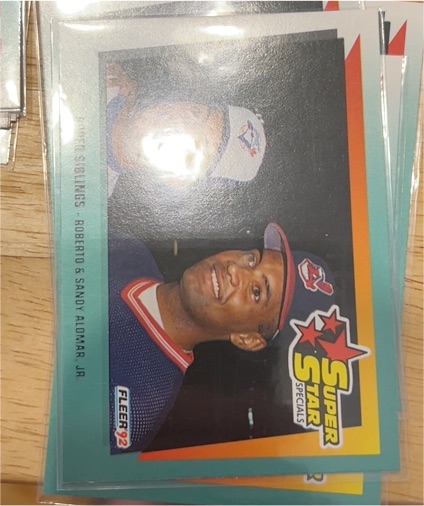 1992 Fleer #698 Roberto Alomar & Sandy Alomar Jr. — front