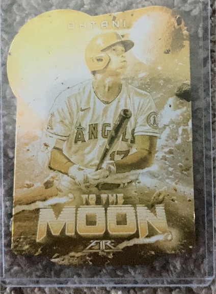 2022 Topps Fire To The Moon #TTM-10 Shohei Ohtani — front