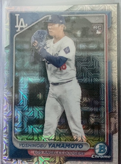 2024 Bowman Chrome #73 Yoshinobu Yamamoto Mojo Refractor Rookie Card — front