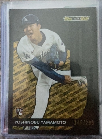 2024 Topps Update Black Gold #BG-13 Yoshinobu Yamamoto — front
