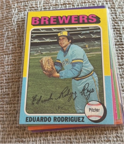 1975 Topps #582 Eduardo Rodriguez — front
