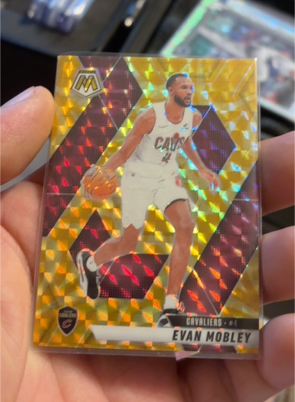 2024-25 Panini Mosaic #4 Evan Mobley — front