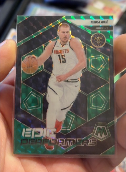 2024-25 Panini Mosaic #8 Nikola Jokic Epic Performers Green Mosaic Prizm — front