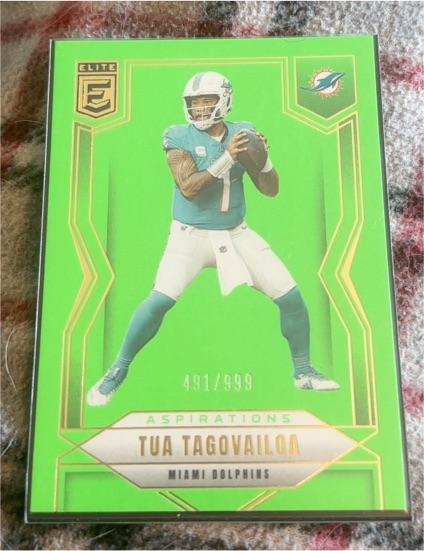 2025 Panini Donruss Elite #71 Tua Tagovailoa — front