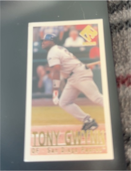 2000 Pacific Private Stock Mini #48 Tony Gwynn — front