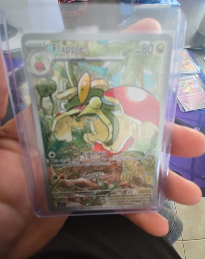 2024 Pokémon Scarlet & Violet Surging Sparks #210 Flapple — front