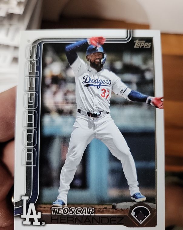2025 Topps Series 1 #176 Teoscar Hernandez — front