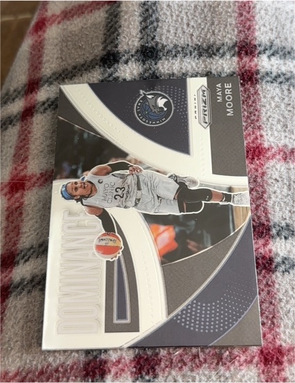 2022 Panini Prizm WNBA #13 Maya Moore Dominance — front