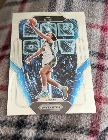 2022 Panini Prizm WNBA Far Out #8 Sue Bird — front