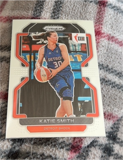2022 Panini Prizm WNBA #7 Katie Smith — front
